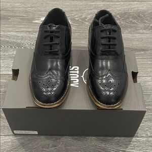 Stacy Adams Black Leather Dress Shoes with Tan Soles